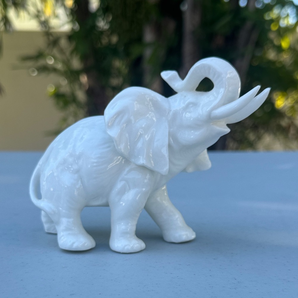VTG White Ceramic Porcelain Elephant Figurine, Good Luck Charm
